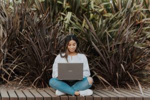 how to find a job as student