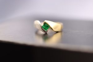 emerald engagement rings