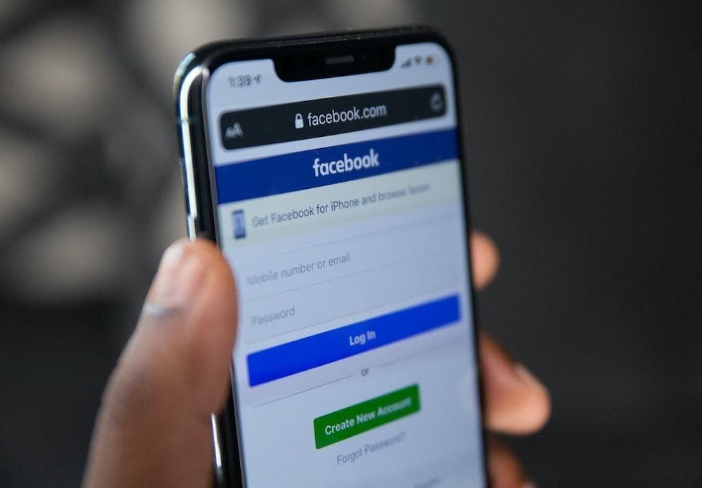 Learn about the top 30+ Attractive Facebook quotes 5 facebook account with quotes