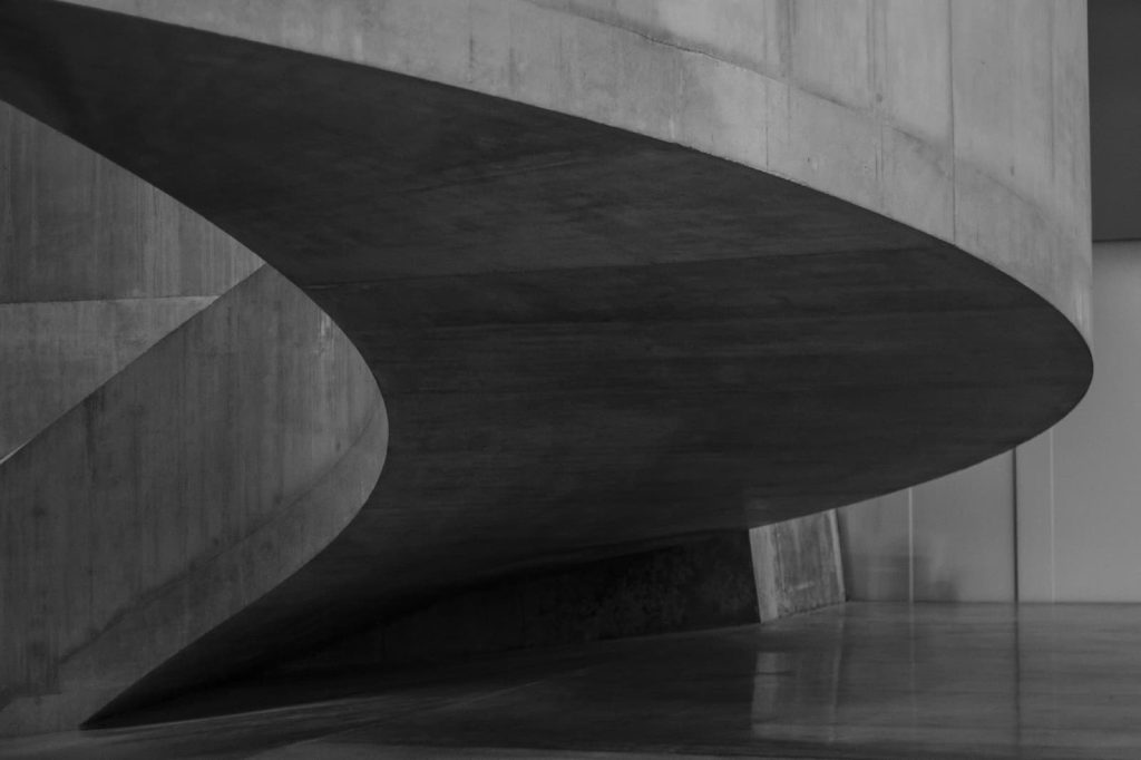 Essential Tips for Safe and Efficient Concrete Grinding 3 curved concrete structure
